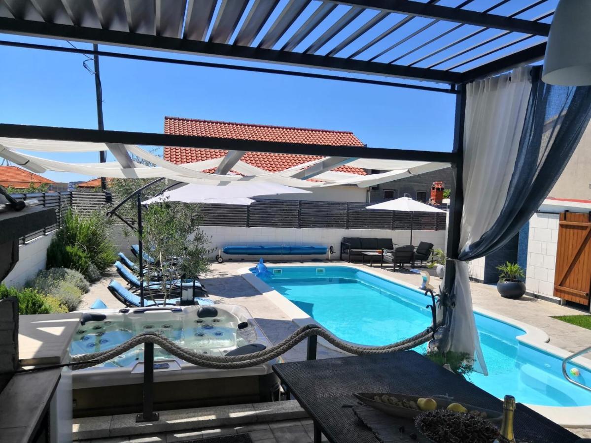 Deluxe Apartman Porto โตรกีร์ ภายนอก รูปภาพ