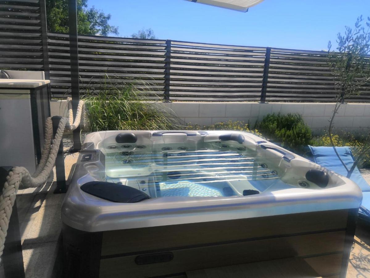 Deluxe Apartman Porto โตรกีร์ ภายนอก รูปภาพ