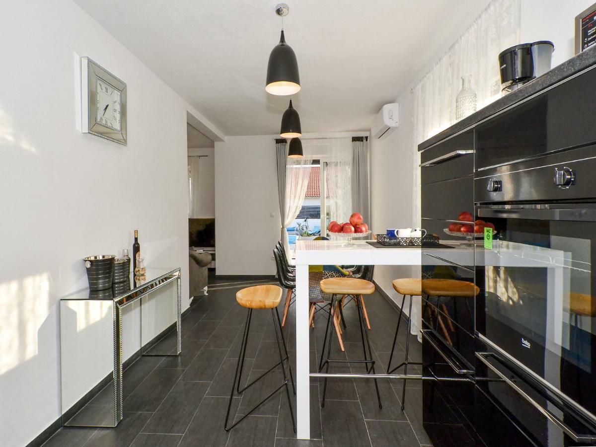 Deluxe Apartman Porto โตรกีร์ ภายนอก รูปภาพ