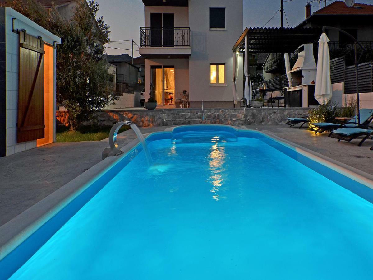 Deluxe Apartman Porto โตรกีร์ ภายนอก รูปภาพ